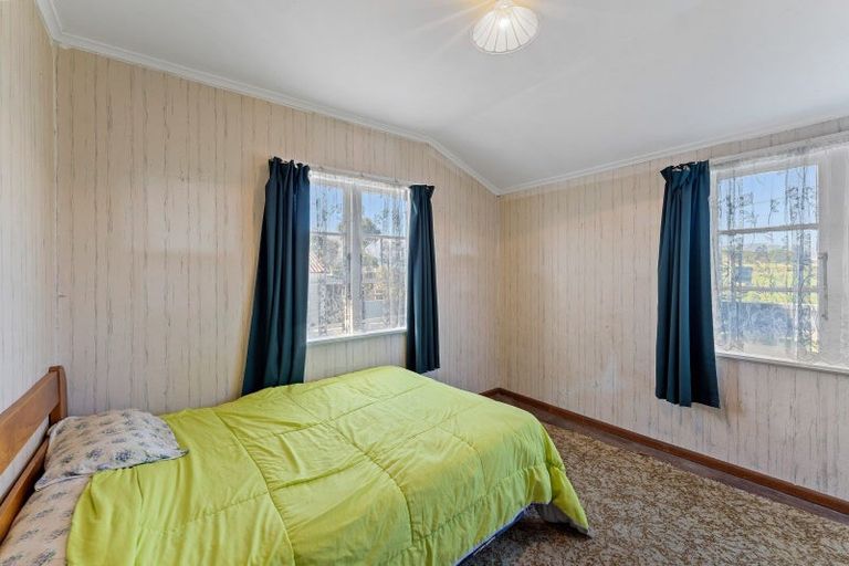 Photo of property in 2 Kiharoa Street, Otaki Beach, Otaki, 5512