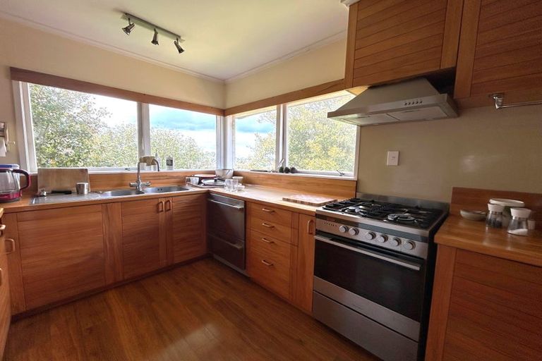 Photo of property in 10 Anakiwa Place, Milford, Auckland, 0620