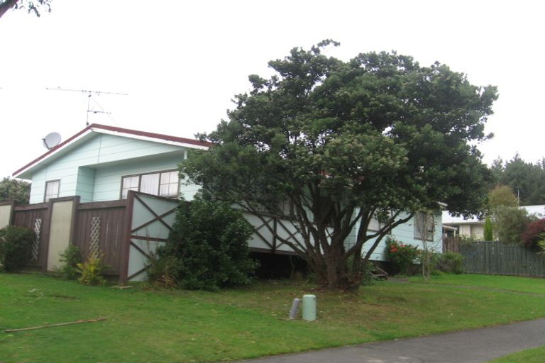 Photo of property in 94 Omapere Street, Whitby, Porirua, 5024