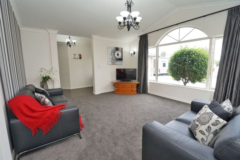 Photo of property in 18 Burgundy Court, Rototuna, Hamilton, 3210