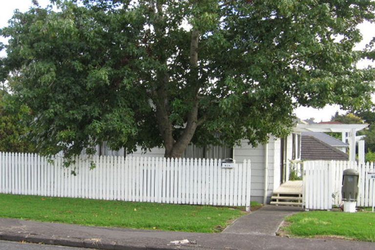 Photo of property in 82 Kervil Avenue, Te Atatu Peninsula, Auckland, 0610