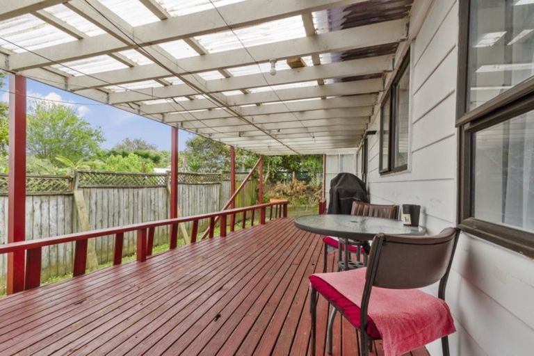 Photo of property in 2/144 Edgewater Drive, Pakuranga, Auckland, 2010