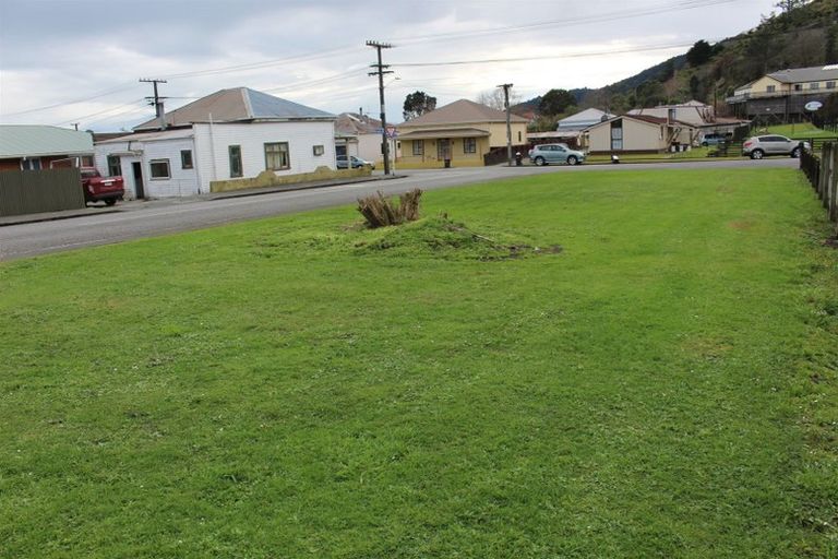 Photo of property in 1-3 Blackmore Street, Greymouth, 7805