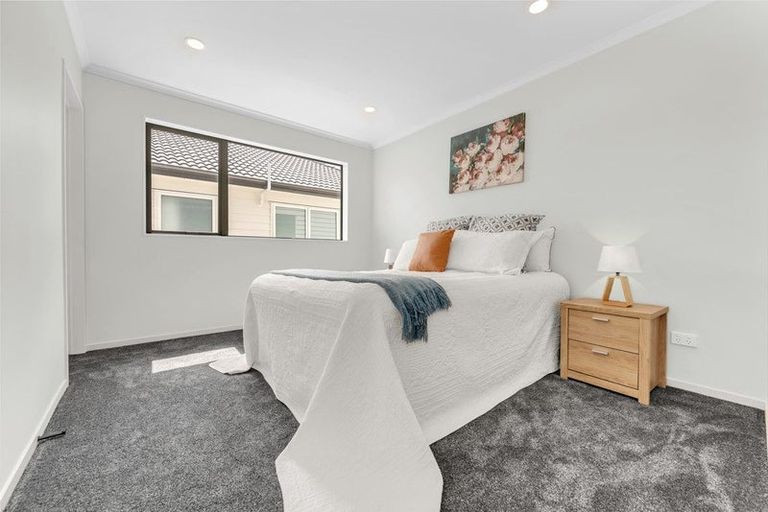 Photo of property in 24 Ballyalton Crescent, Flat Bush, 2019