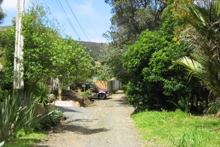 Photo of property in 30 Beach Valley Road, Piha, 0772