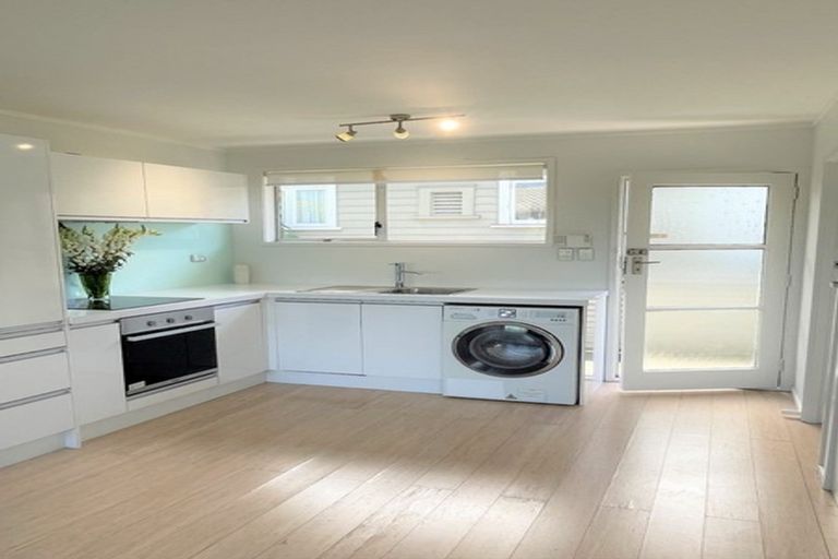 Photo of property in 9/11 Kingsway Avenue, Sandringham, Auckland, 1025