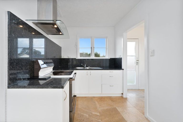 Photo of property in 2/22 Ranui Station Road, Ranui, Auckland, 0612