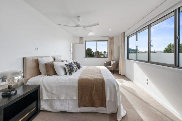 Photo of property in 8 Sylvan Park Avenue, Milford, Auckland, 0620