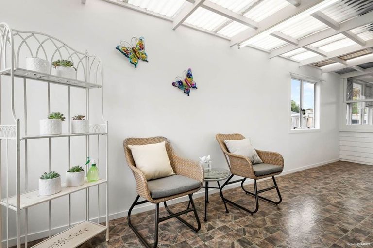 Photo of property in 63 La Trobe Street, Pakuranga Heights, Auckland, 2010