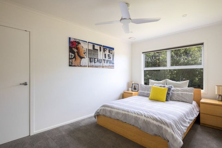 Photo of property in 10 Margaret Place, Merrilands, New Plymouth, 4312