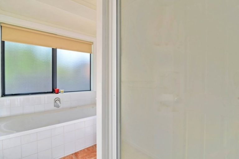 Photo of property in 35 Hoyte Place, Pukehangi, Rotorua, 3015