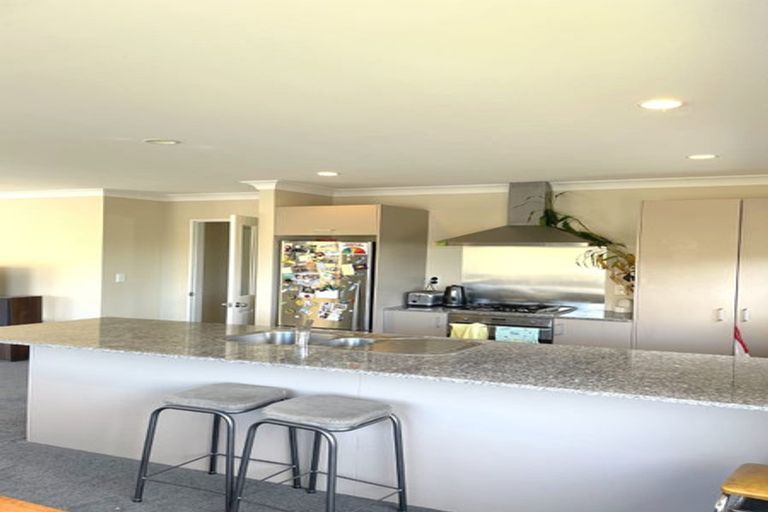 Photo of property in 5 Gifford Grove, Churton Park, Wellington, 6037