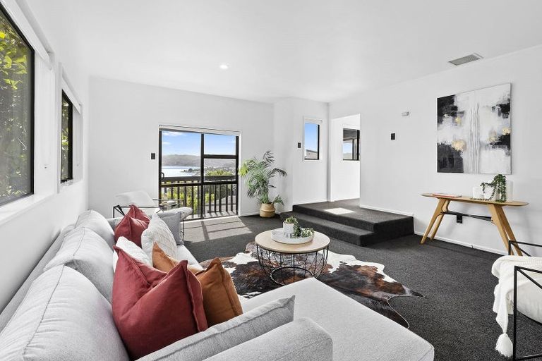 Photo of property in 16 Doon Grove, Papakowhai, Porirua, 5024