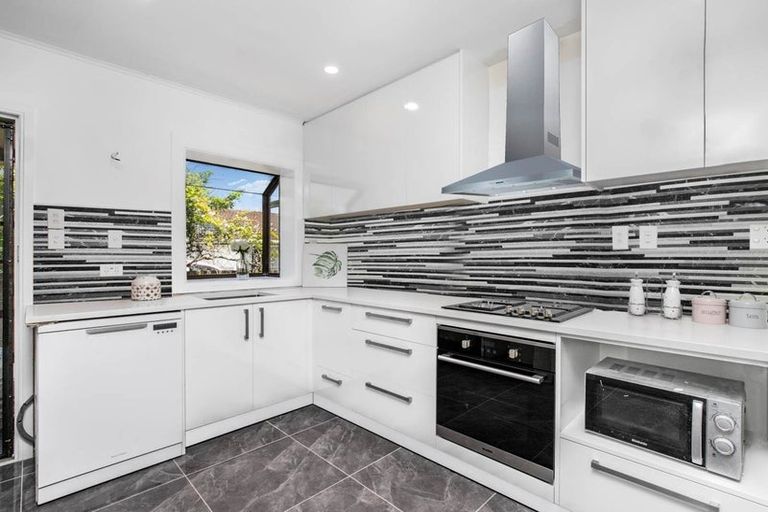 Photo of property in 2/5 Elizabeth Avenue, Papatoetoe, Auckland, 2025