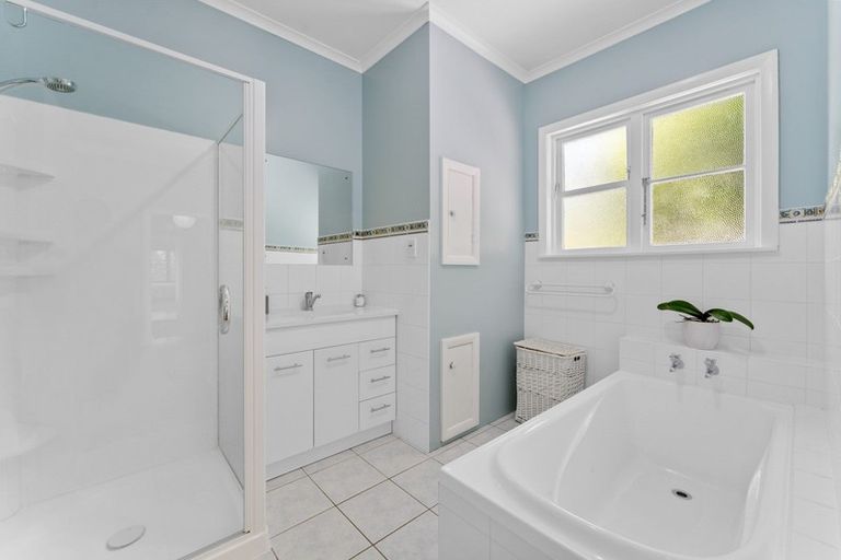 Photo of property in 14 Cecil Road, Tawa, Wellington, 5028