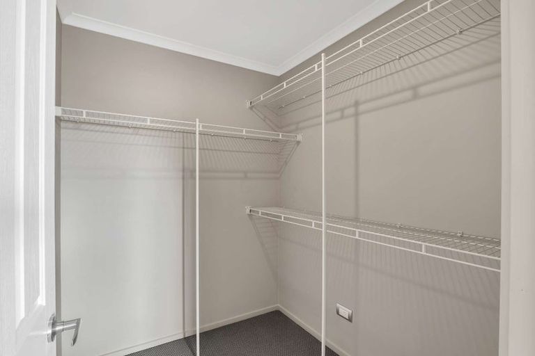 Photo of property in 11 Wai Place, One Tree Point, 0118