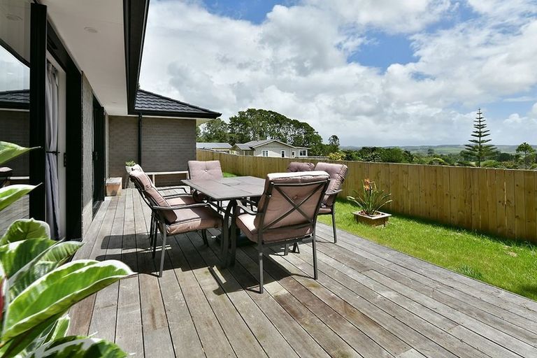 Photo of property in 35 St James Avenue, Helensville, 0800