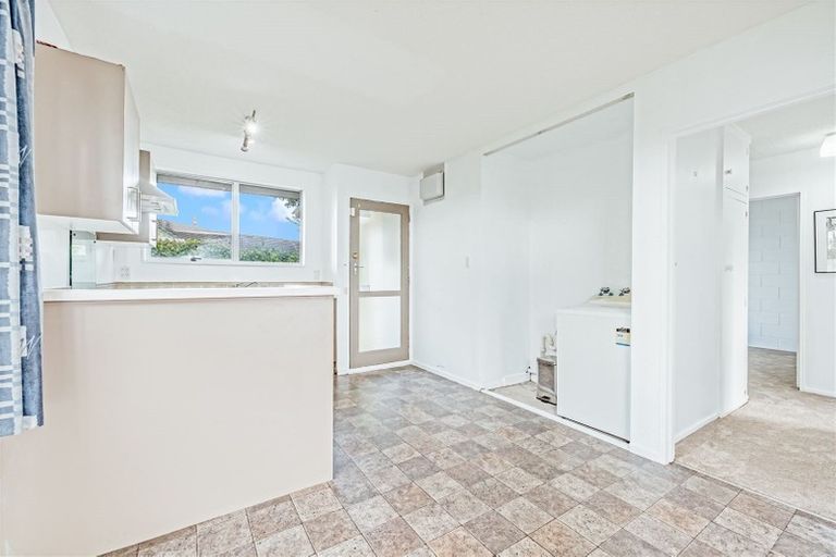 Photo of property in 4/94 Springs Road, Hornby, Christchurch, 8042