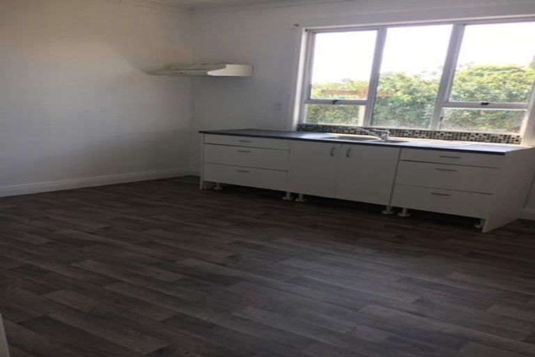 Photo of property in 134 Seaview Road, Westown, New Plymouth, 4310