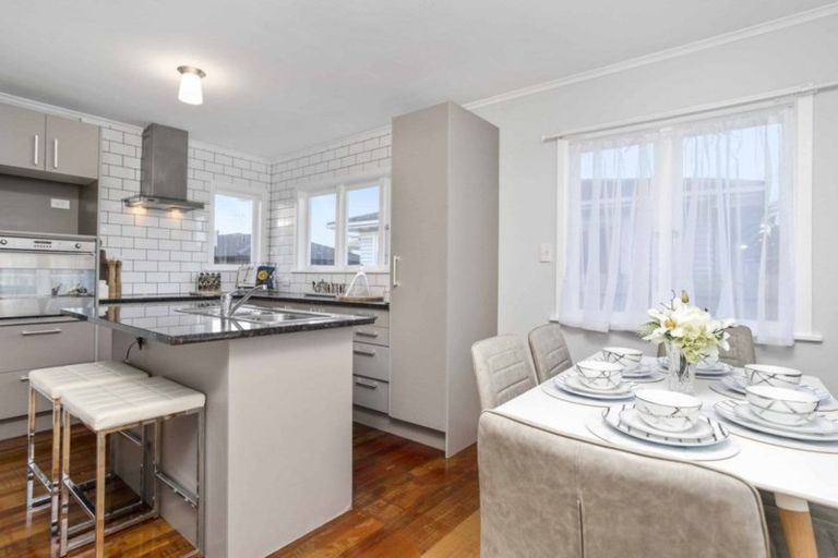 Photo of property in 1/15 Elizabeth Street, Papakura, 2110