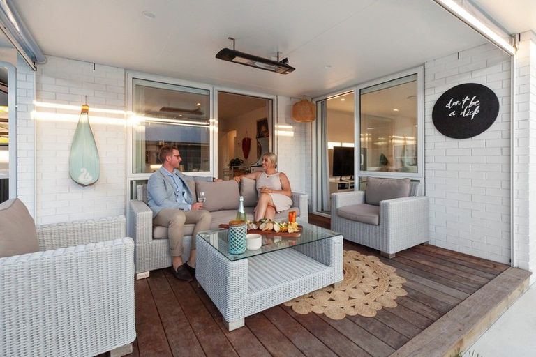 Photo of property in 2 Glenvale Place, Pyes Pa, Tauranga, 3112