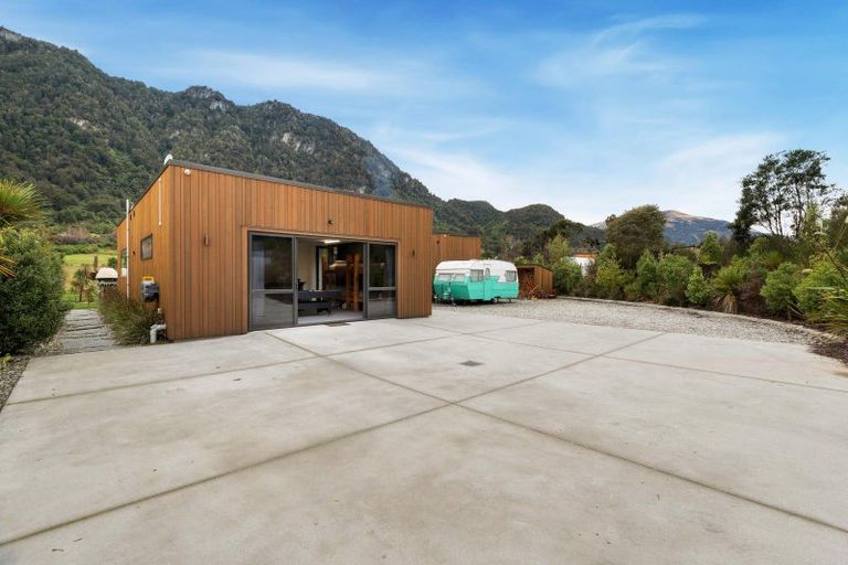 Photo of property in 46 Tui Drive, Mount Creighton, Queenstown, 9371