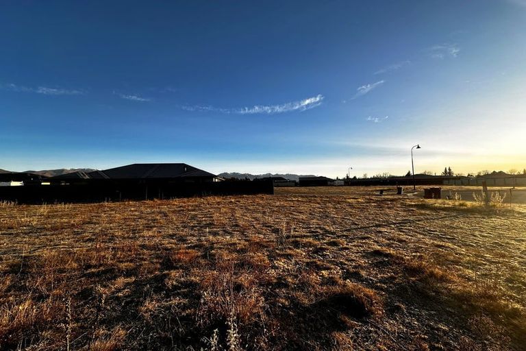 Photo of property in 14 Canal Place, Twizel, 7901