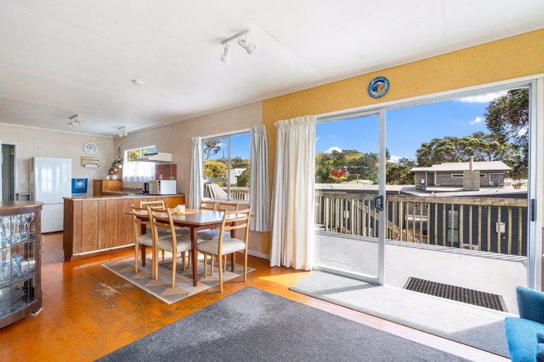 Photo of property in 233 Oakura Road, Oakura, Hikurangi, 0184