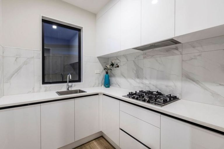 Photo of property in 5 Johns Creek Crescent, Silverdale, 0932