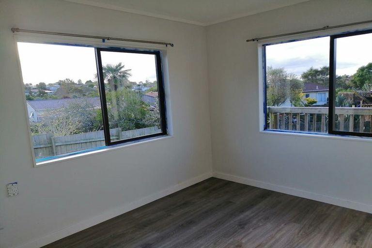 Photo of property in 7 Styca Place, Sunnyvale, Auckland, 0612