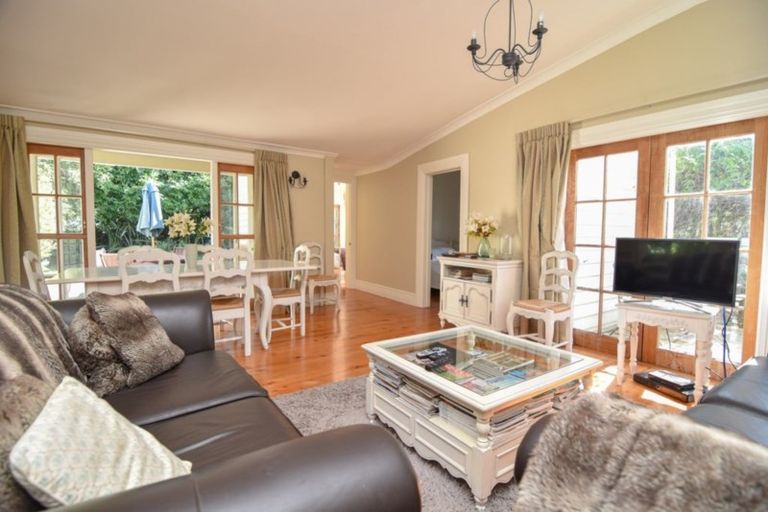 Photo of property in 269 High Street North, Carterton, 5713