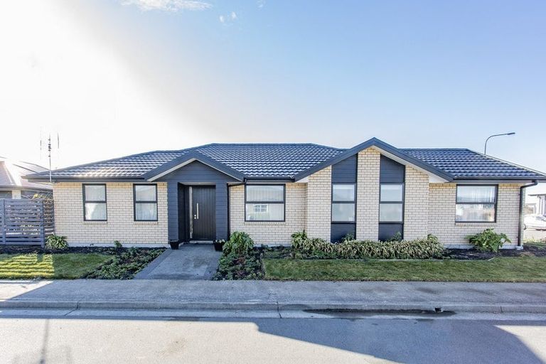 Photo of property in 11 Silverstream Boulevard, Kaiapoi, 7630