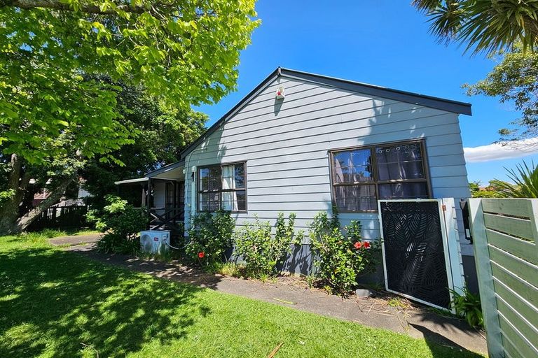 Photo of property in 57 Gills Road, Bucklands Beach, Auckland, 2014