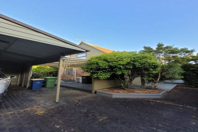 Photo of property in 1/23 Royal Road, Massey, Auckland, 0614