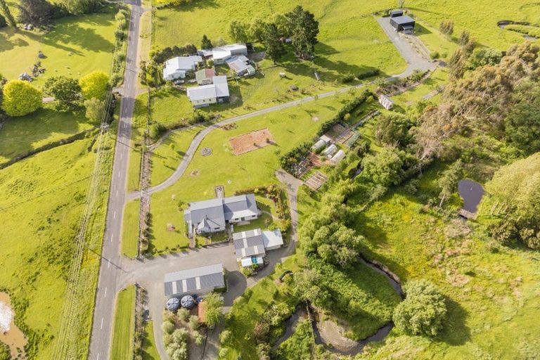 Photo of property in 100 Cole Street, Dannevirke, 4930