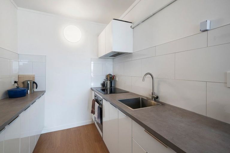 Photo of property in 70 Hobson Street, Thorndon, Wellington, 6011