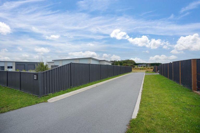 Photo of property in 28 Glenda Place, Seaward Bush, 9812