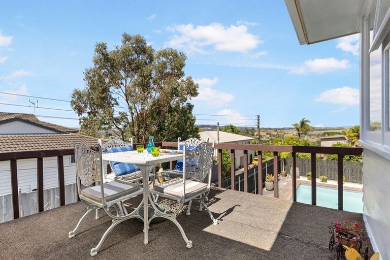 Photo of property in 109 Sandspit Road, Shelly Park, Auckland, 2014