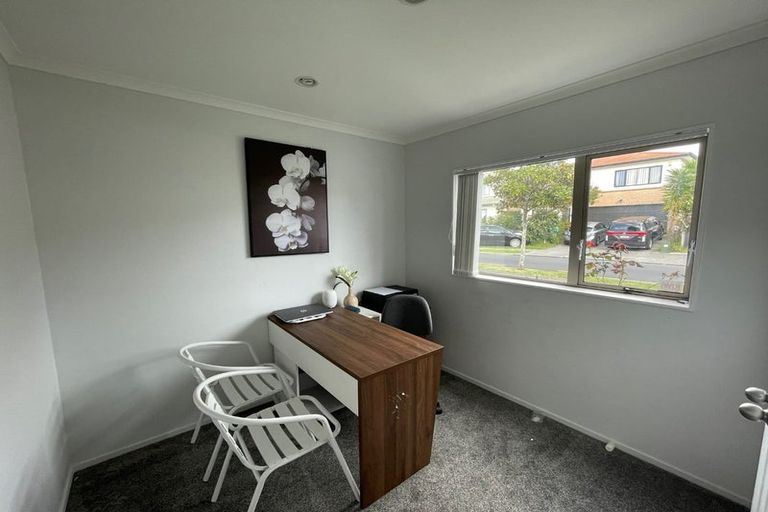 Photo of property in 15 Maypark Crescent, Flat Bush, Auckland, 2016