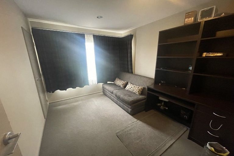 Photo of property in 9 Armstrong Farm Drive, East Tamaki Heights, Auckland, 2016