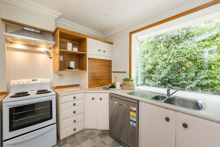 Photo of property in 2 Norwich Place, Awapuni, Palmerston North, 4412