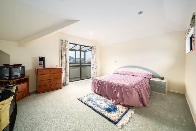 Photo of property in 16 Waverton Terrace, Churton Park, Wellington, 6037