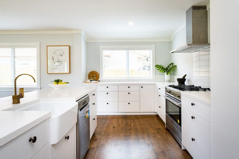 Photo of property in 24 Woodlands Drive, Havelock North, 4130