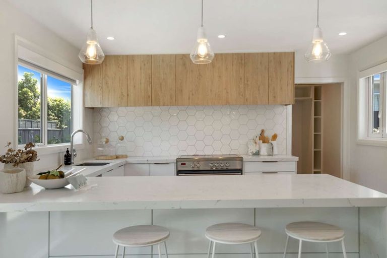 Photo of property in 6a Salisbury Avenue, Terrace End, Palmerston North, 4410