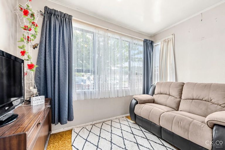 Photo of property in 18 Biddle Crescent, Taita, Lower Hutt, 5011