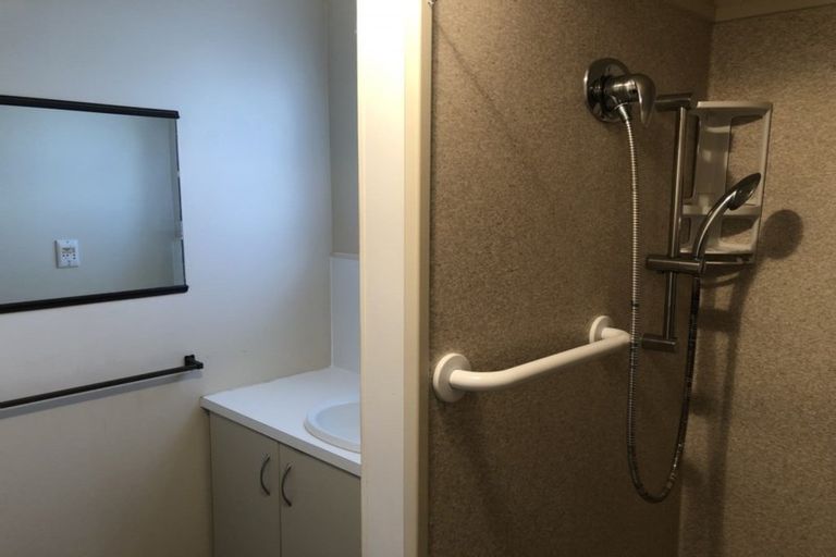 Photo of property in 1/6 Hoyle Place, New Plymouth, 4310