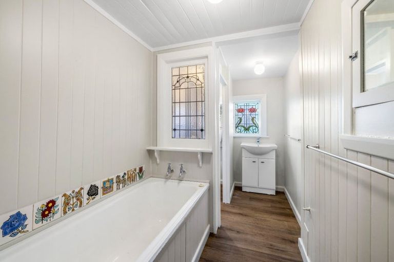 Photo of property in 65 Port Hills Road, Heathcote Valley, Christchurch, 8022