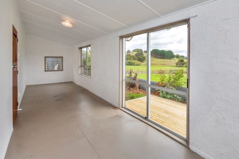 Photo of property in 77 Pataua Road North, Whareora, Whangarei, 0175