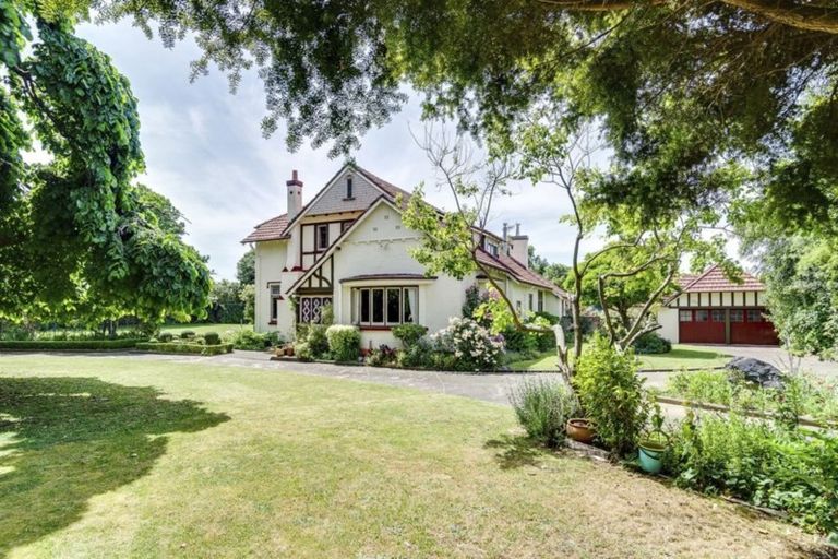 Photo of property in 26 King Street, Dannevirke, 4930