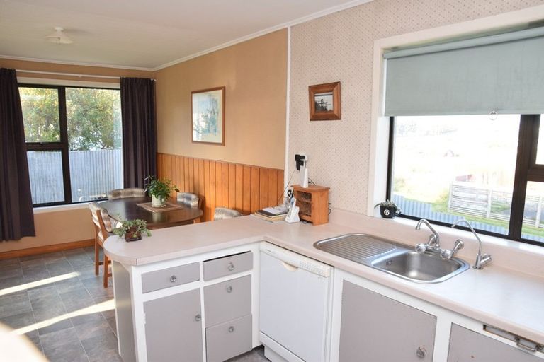 Photo of property in 30 Wicklow Street, Clifton, Invercargill, 9812